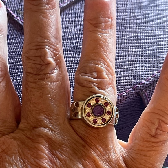 Kameleon jewelry box with five rings size 6 and 40 jewel pops as shown. - Picture 9 of 16